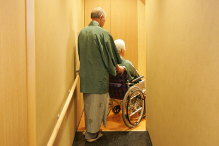 Rollstuhl-Zugang